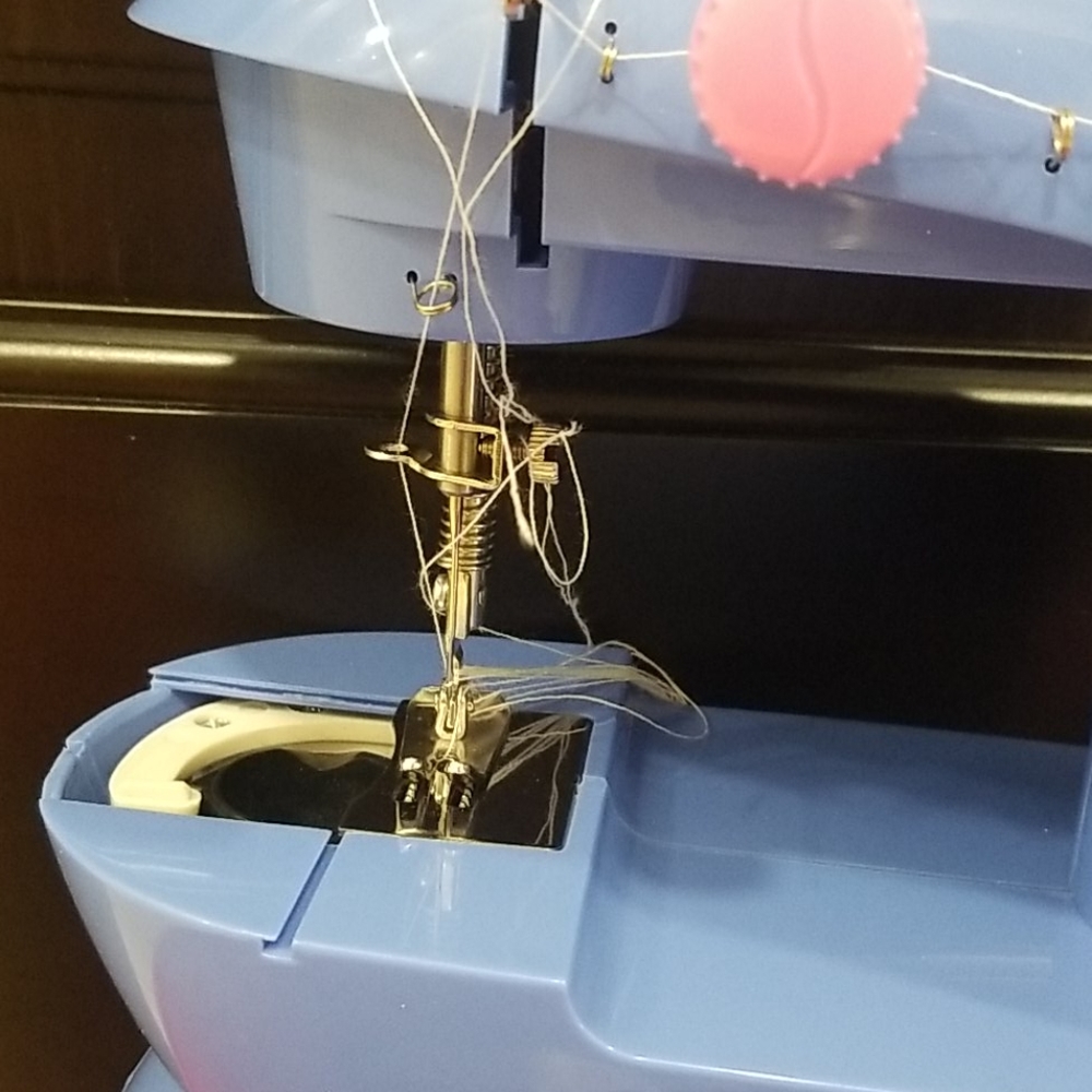 Kids Sewing Machine - Picture 4 of 10